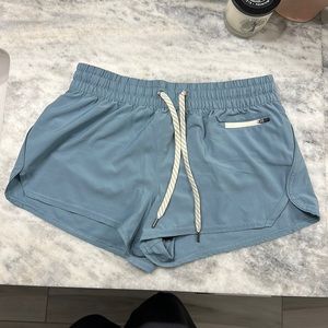 NWOT Vuori Clementine 2.0 Shorts, Size M